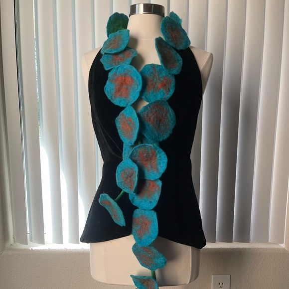 Brand New Handmade Felted Wool Flower Boa Garland Scarf - Picture 1 of 12